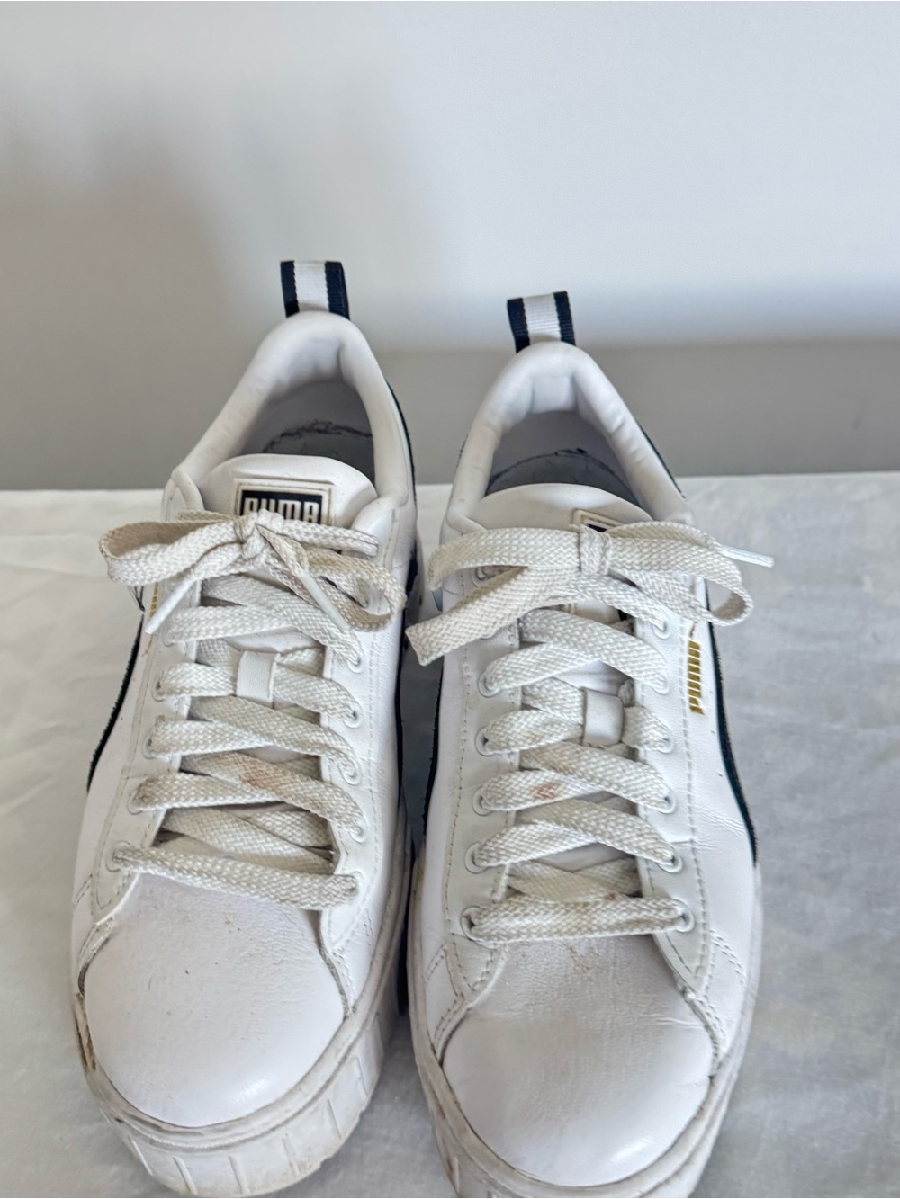 Puma White Men's Low-Top Sneakers with Black Stripe